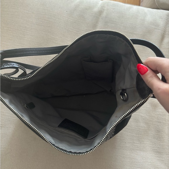 Coach signature Ashley purse - Picture 4 of 5